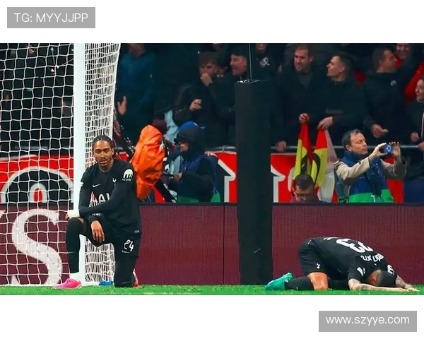 曼联防守体系漏洞频出:稳定性承压,对争冠形势产生影响 曼联防守体系漏洞频出:稳定性承压,对争冠形势产生影响